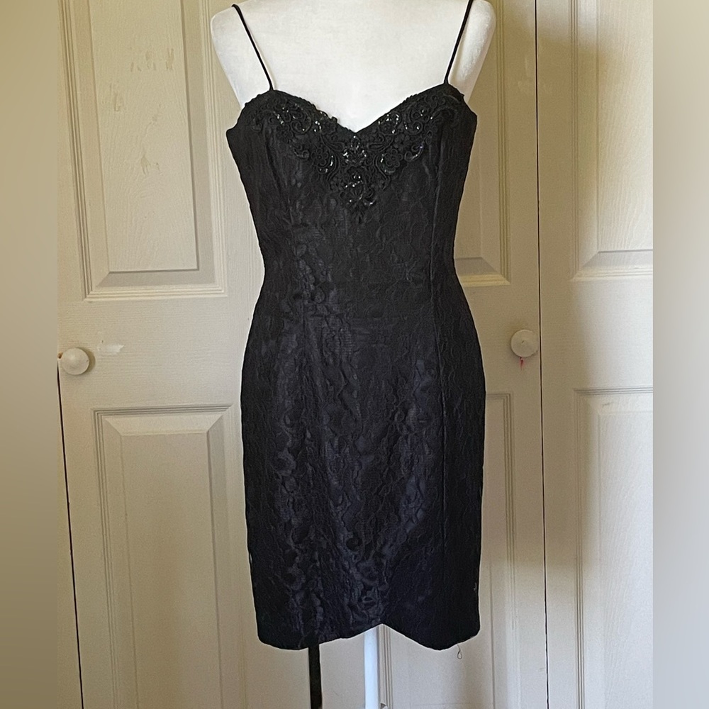 Steppin' Out Vintage black lace lined size 11 fitted mini dress spaghetti straps